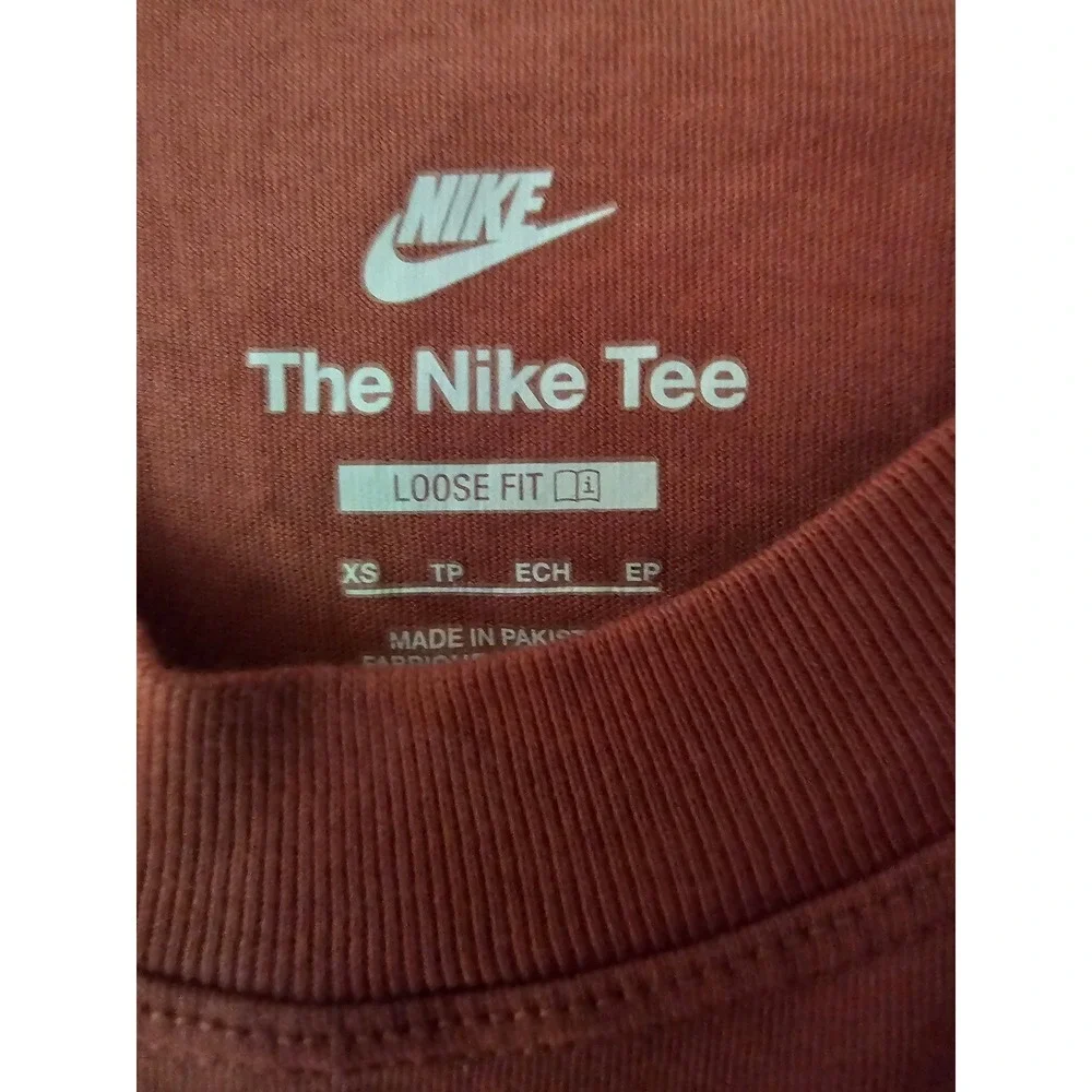 Nike Sportswear Long Sleeve Tee Mauve Loose Fit Embroidered Swoosh Back Logo XS